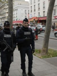 Police_outside_Bataclan_after_the_attack